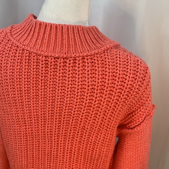Free People Coral Cropped Sweater- NWT- XS - Picture 9 of 15